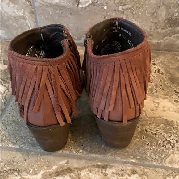 Super cute brown suede booties size 8.5 - Picture 3 of 8